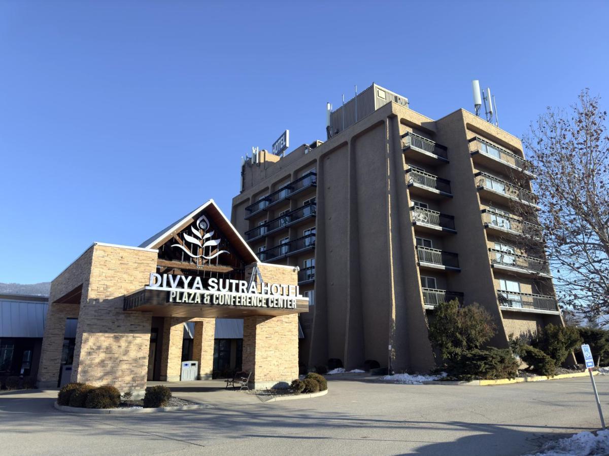 Divya Sutra Plaza And Conference Centre, Vernon, Bc Екстериор снимка