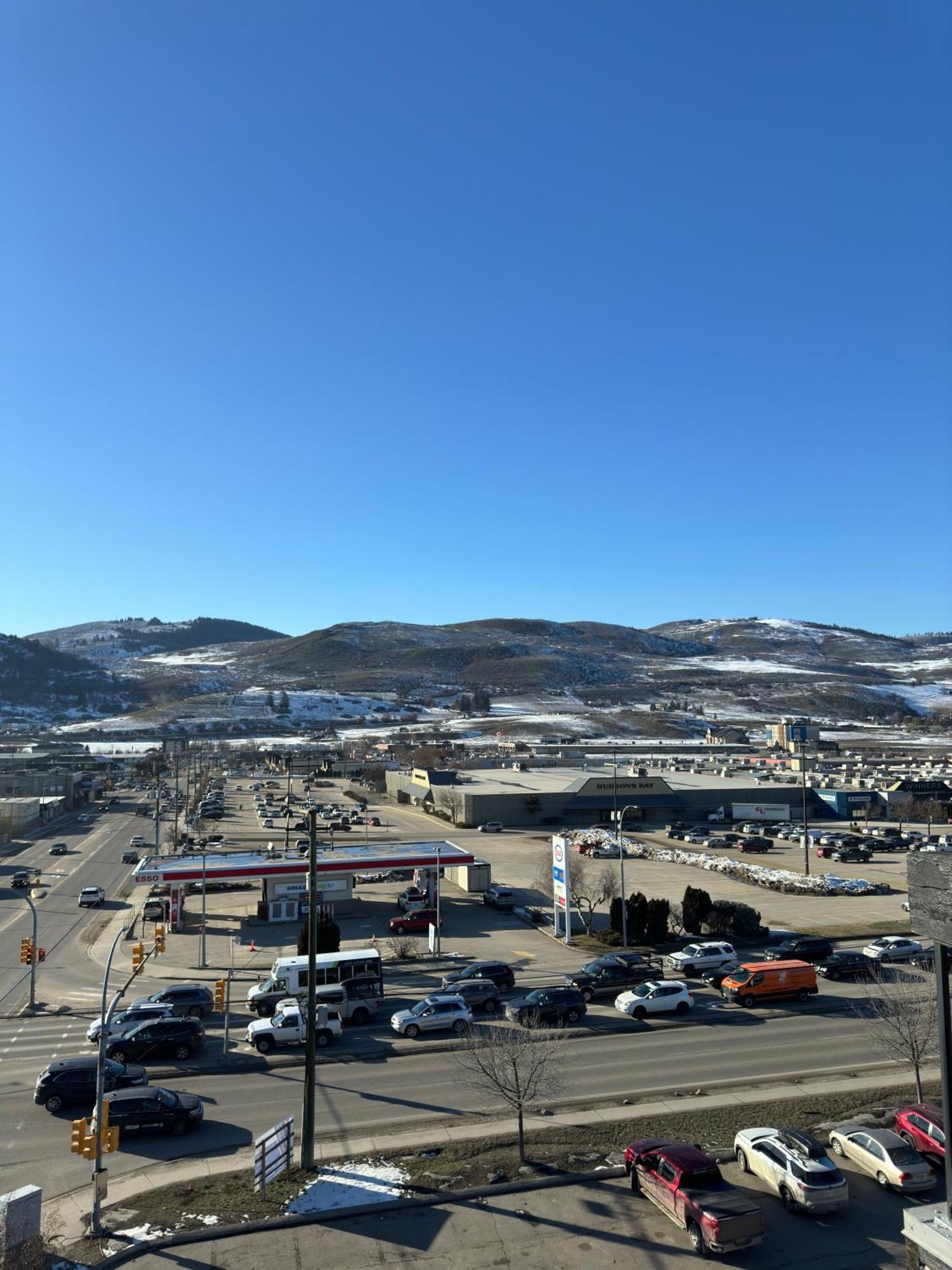 Divya Sutra Plaza And Conference Centre, Vernon, Bc Екстериор снимка
